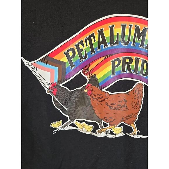 Petaluma Pride Men's Pride Rainbow T-shirt LGBT Chicken Logo Print With Flag - Picture 3 of 10
